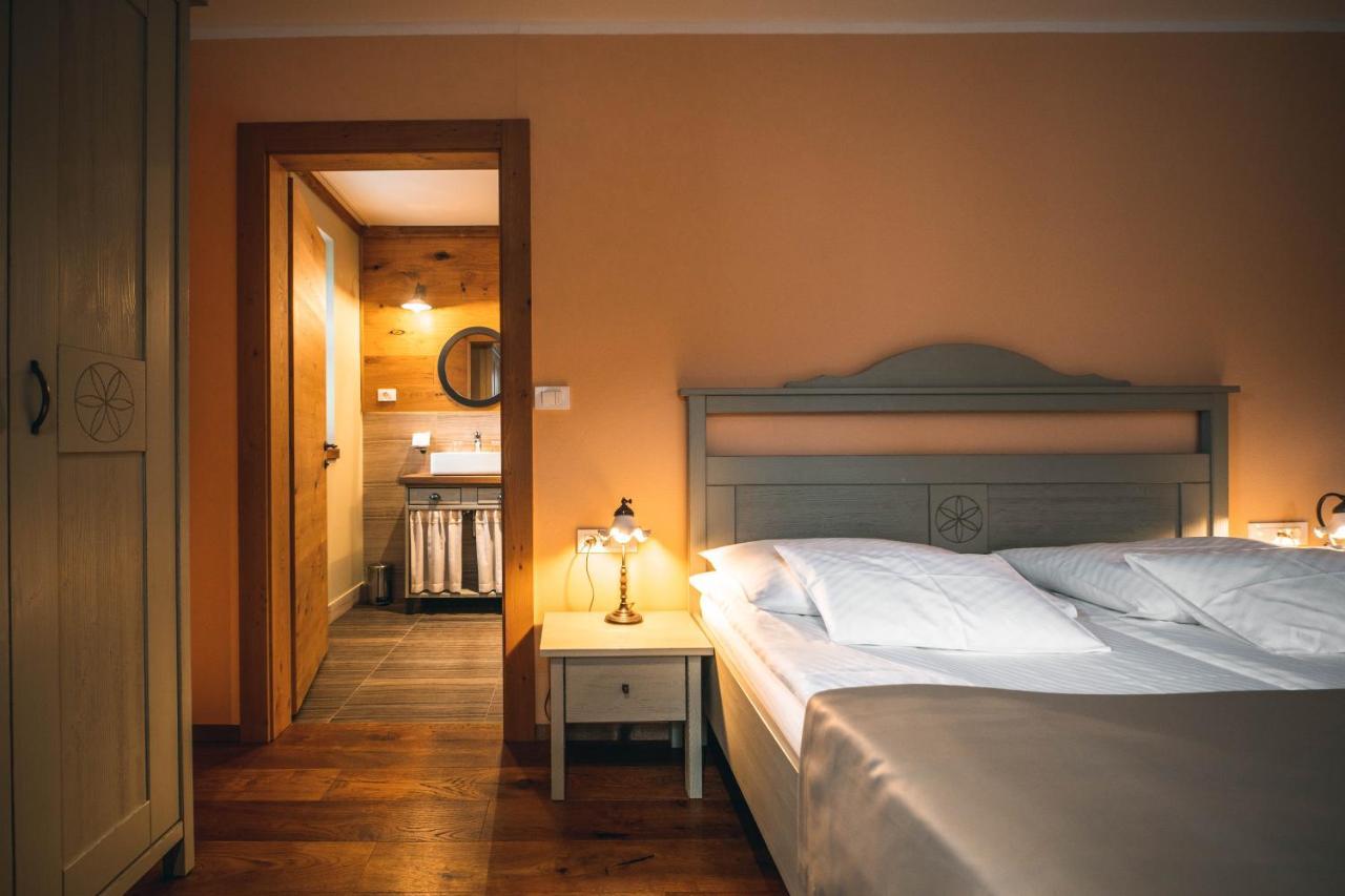 Hotel Zamorc Шкоф'я-Лока Екстер'єр фото